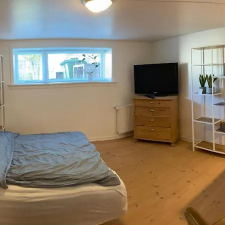 Med Eget Køkken Og Bad